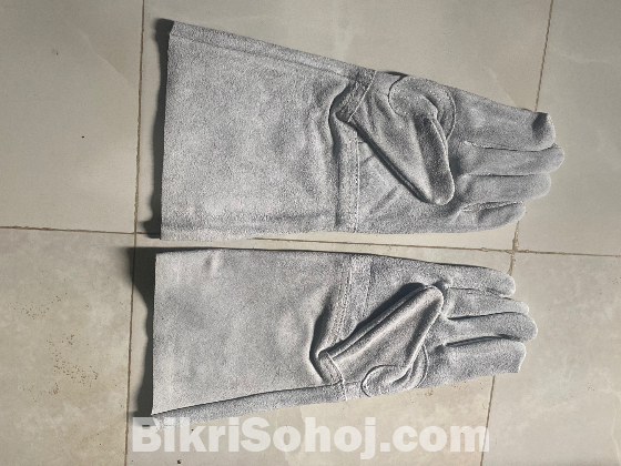 Hand gloves 100% lather